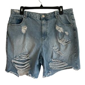Madden NYC Distressed Salt Wash Shorts Size 15